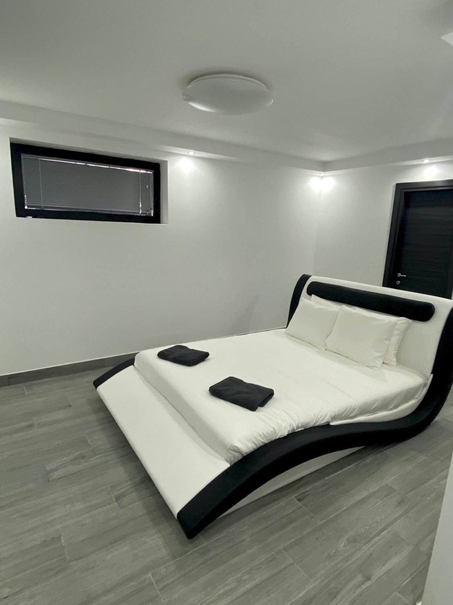 Villa Poseidon Corralejo With Private Heated Pool, Sauna And Stunning Volcano Views By Amazzzing Travel Εξωτερικό φωτογραφία